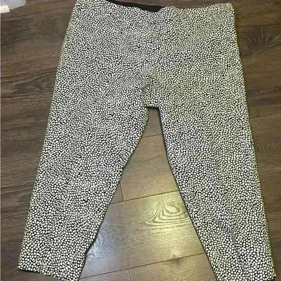 Lane Bryant Pants - Lane Bryant “modernist collection” black and white pants. Size 24